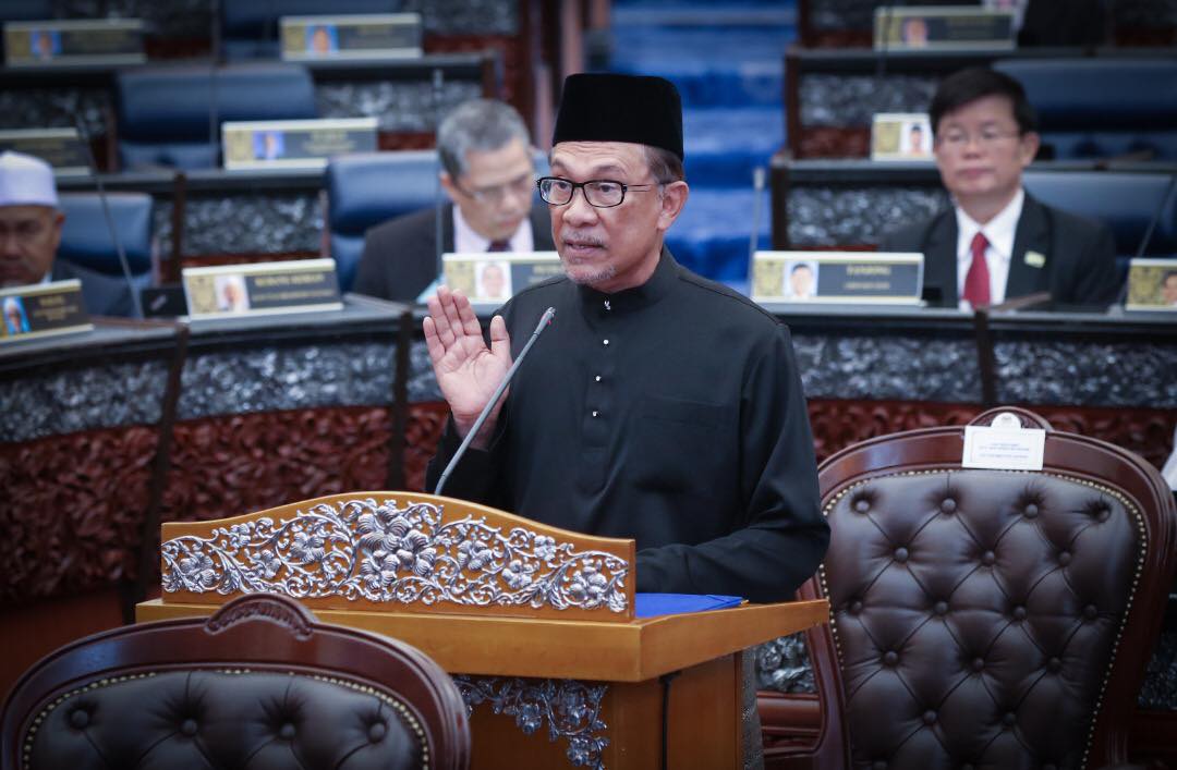 yb-dato-seri-anwar-ibrahim-angkat-sumpah-ahli-dewan-rakyat